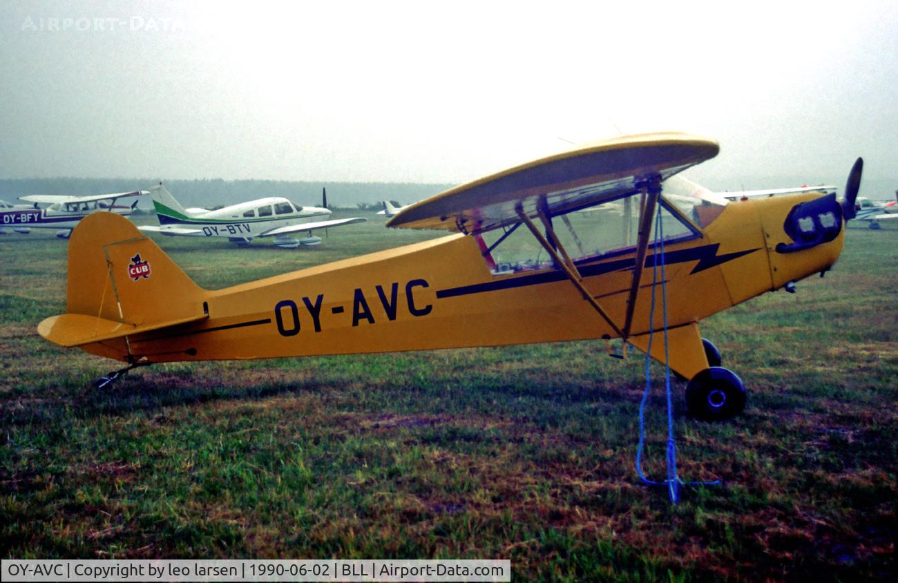 OY-AVC, 1944 Piper J3C-65 Cub C/N 12663, Billund DK 2.6.90