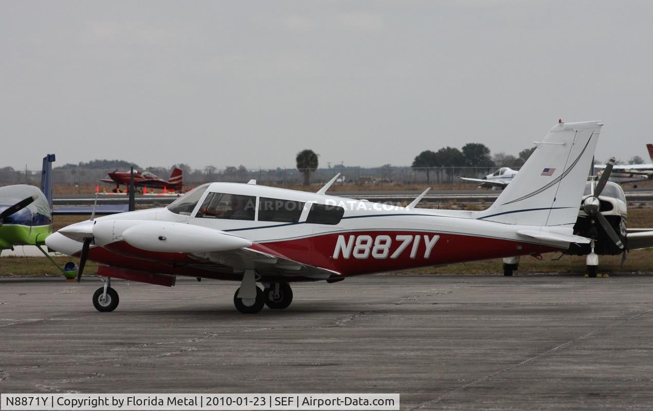 N8871Y, 1970 Piper PA-39 Twin Comanche C/N 39-27, Piper PA-39