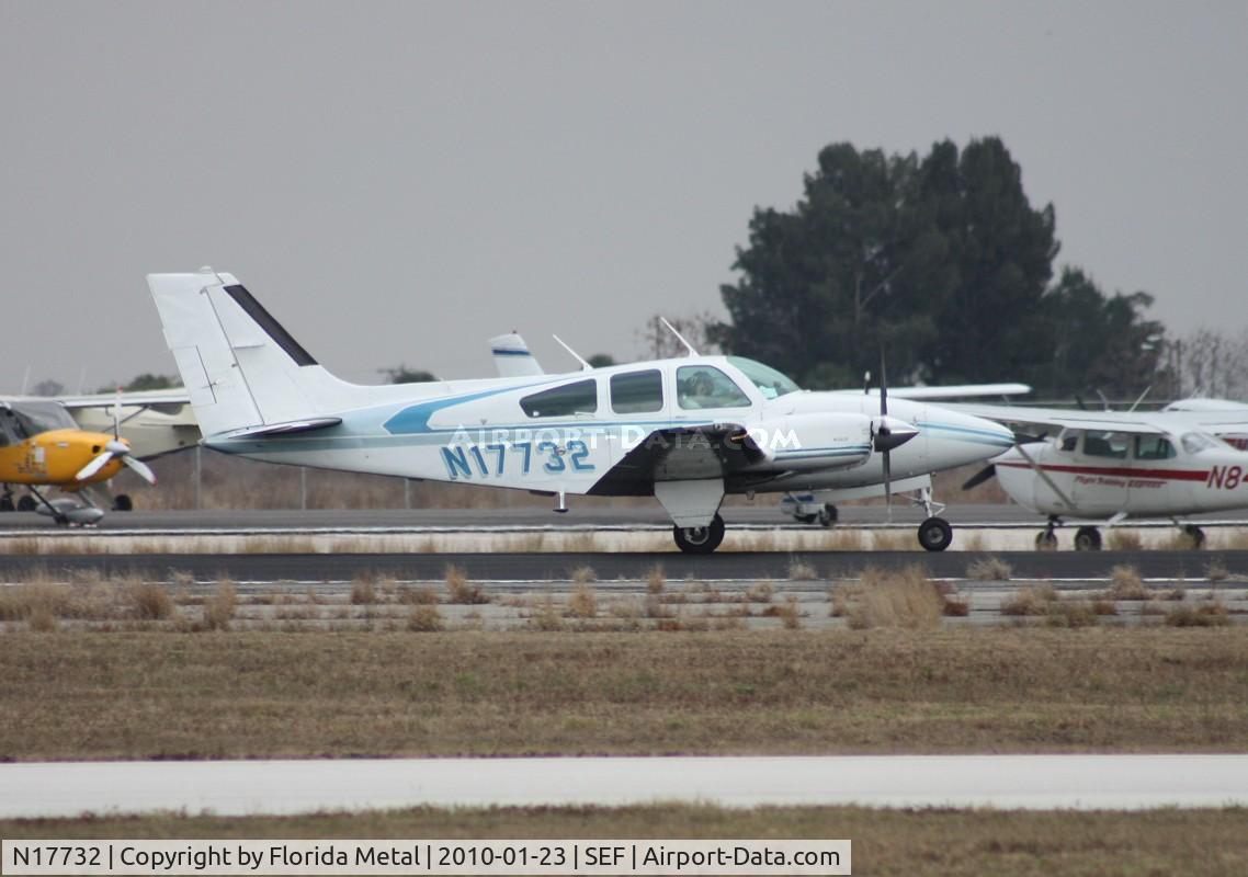 N17732, 1977 Beech E-55 Baron C/N TE-1102, Beech E35