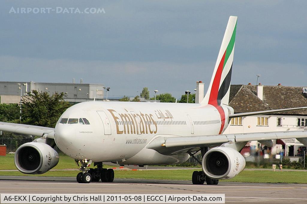 A6-EKX, 2000 Airbus A330-243 C/N 326, Emirates