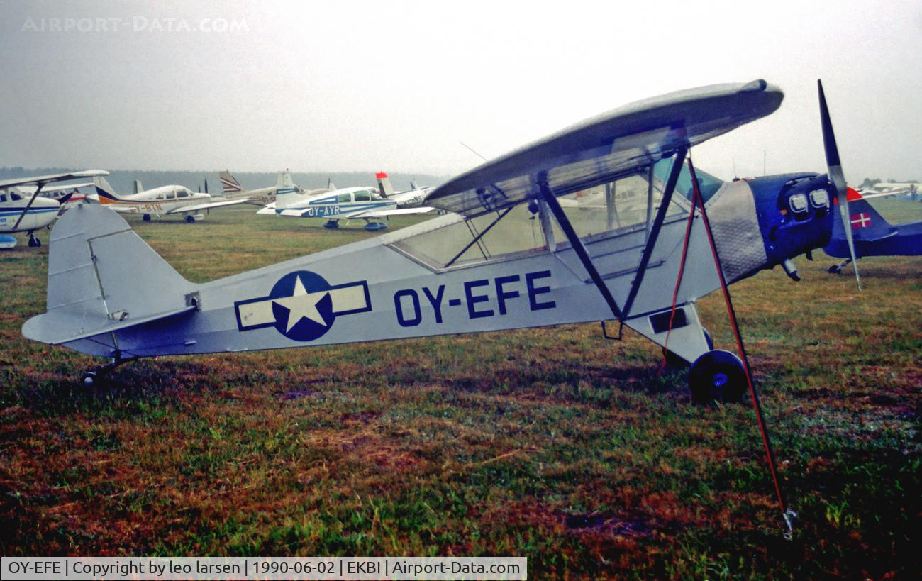 OY-EFE, 1943 Piper J3C-65 Cub C/N 11578, Billund DK 2.6.90