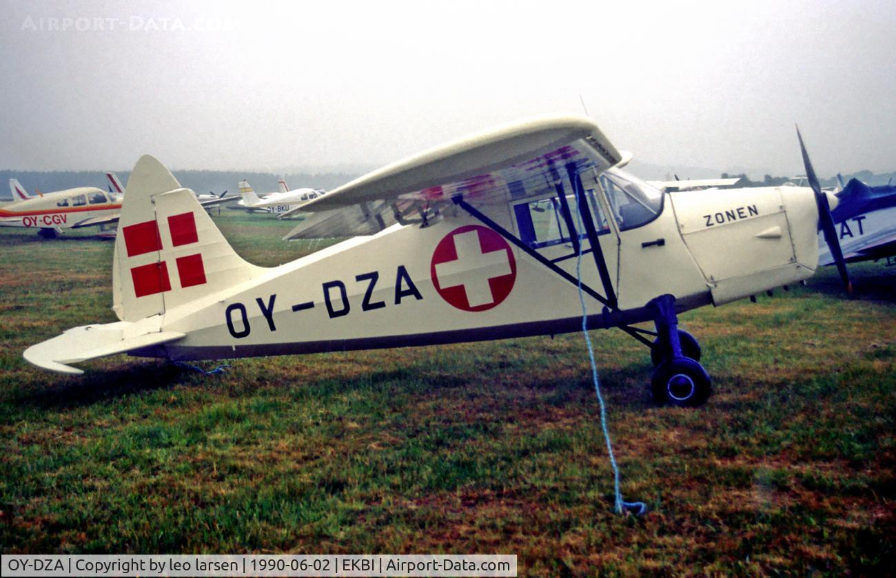 OY-DZA, 1946 SAI KZ III U-3 C/N 66, Billund Denmark 2.6.90