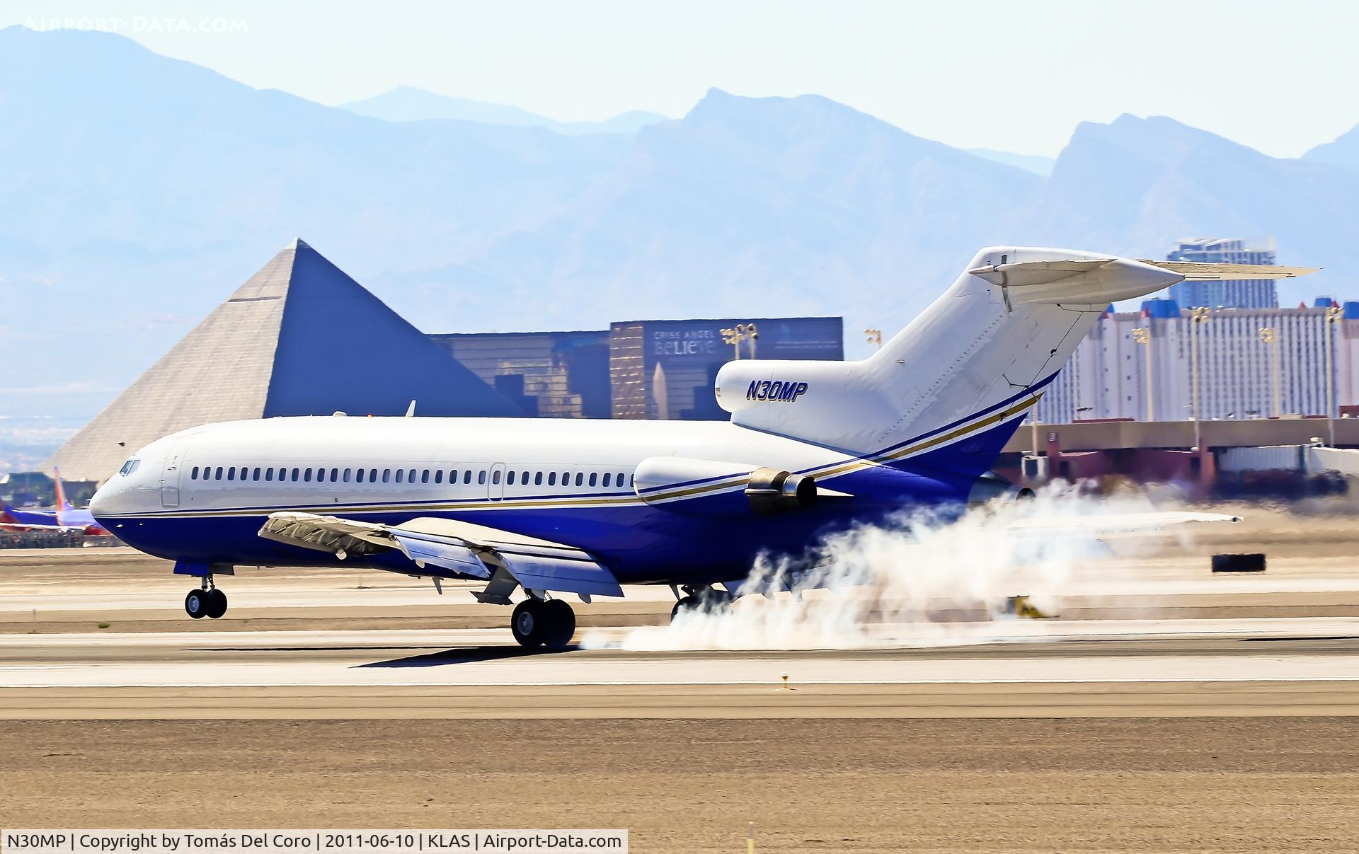 N30MP, 1966 Boeing 727-21 C/N 18998, N30MP 1966 Boeing 727-21 C/N 18998

Las Vegas - McCarran International (LAS / KLAS)
USA - Nevada, June 10, 2011
Photo: Tomás Del Coro
