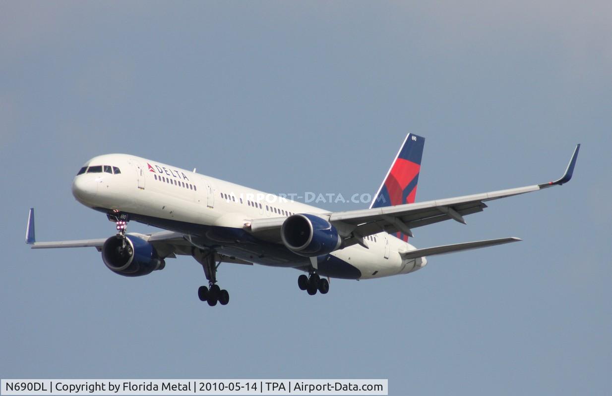 N690DL, 1998 Boeing 757-232 C/N 27585, Delta 757