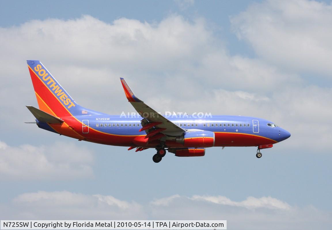 N725SW, 1999 Boeing 737-7H4 C/N 27857, Southwest 737