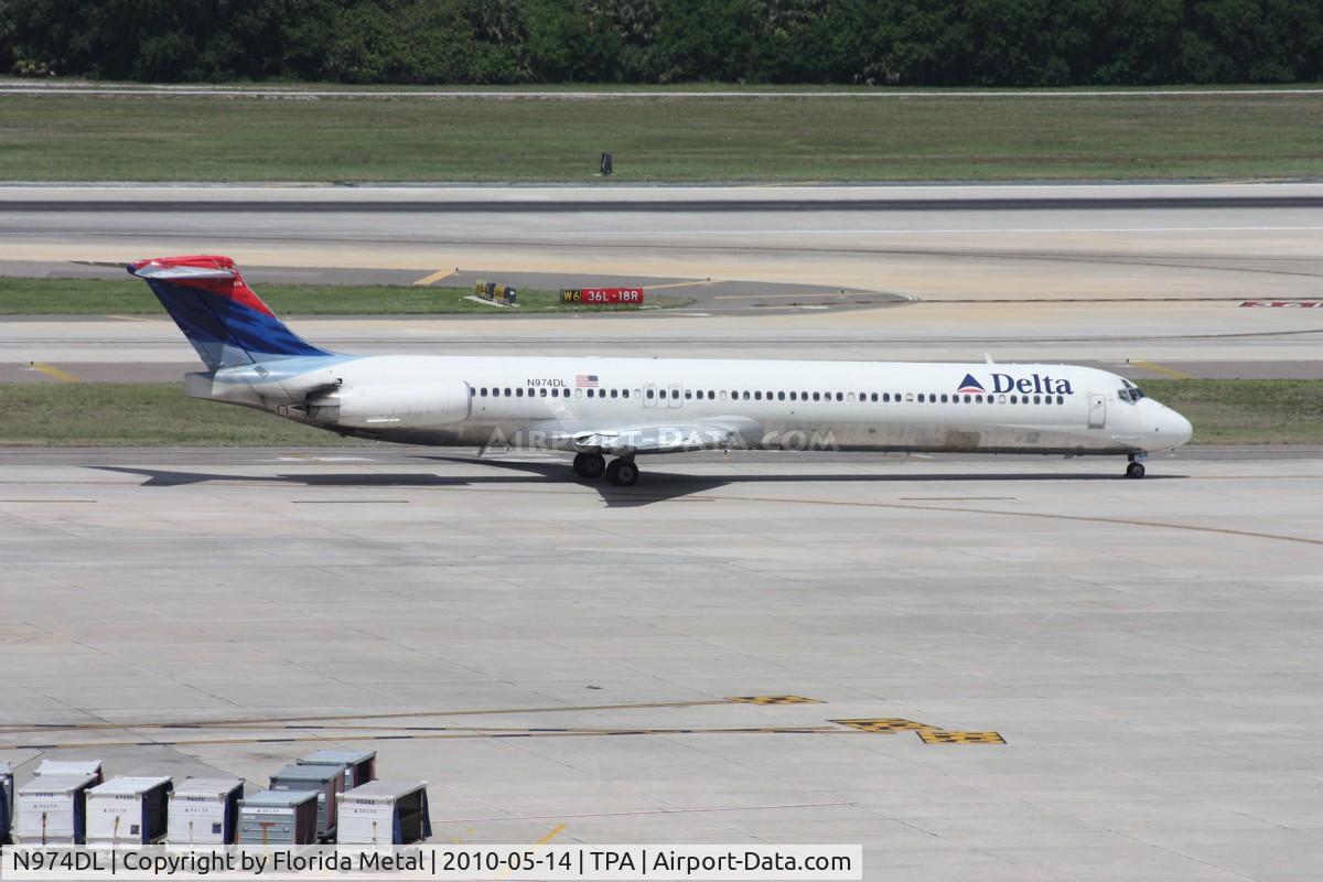 N974DL, 1991 McDonnell Douglas MD-88 C/N 53242, Delta MD88