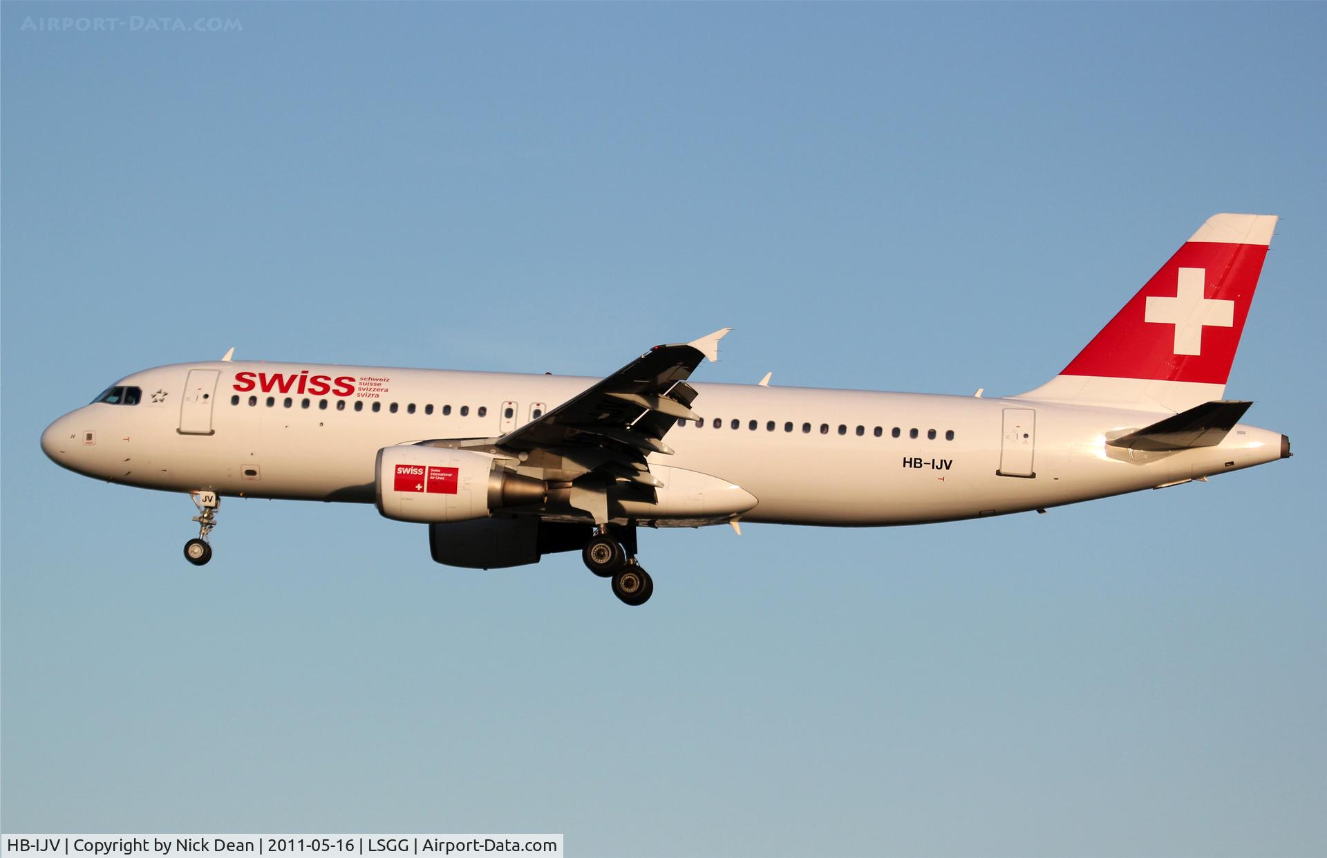 HB-IJV, 2003 Airbus A320-214 C/N 2024, LSGG/GVA