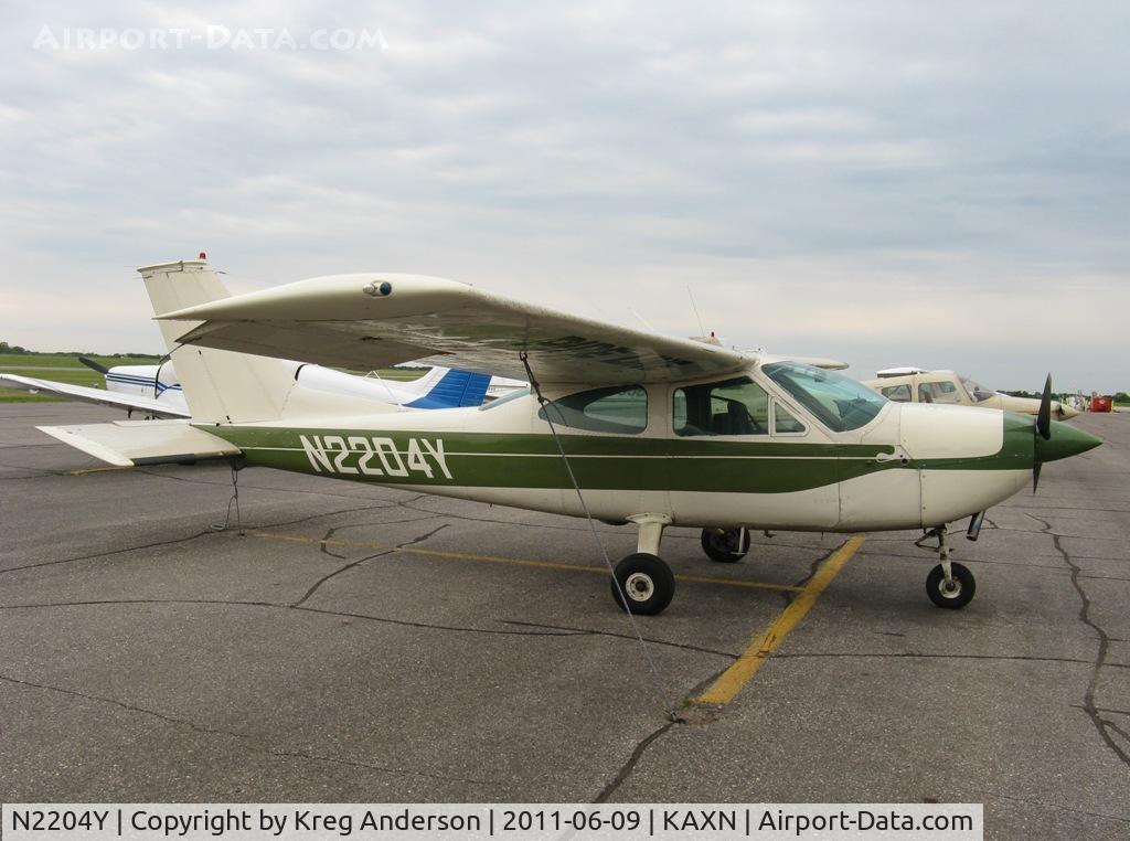 N2204Y, 1967 Cessna 177 Cardinal C/N 17700004, Cessna 177 Cardinal on the line.