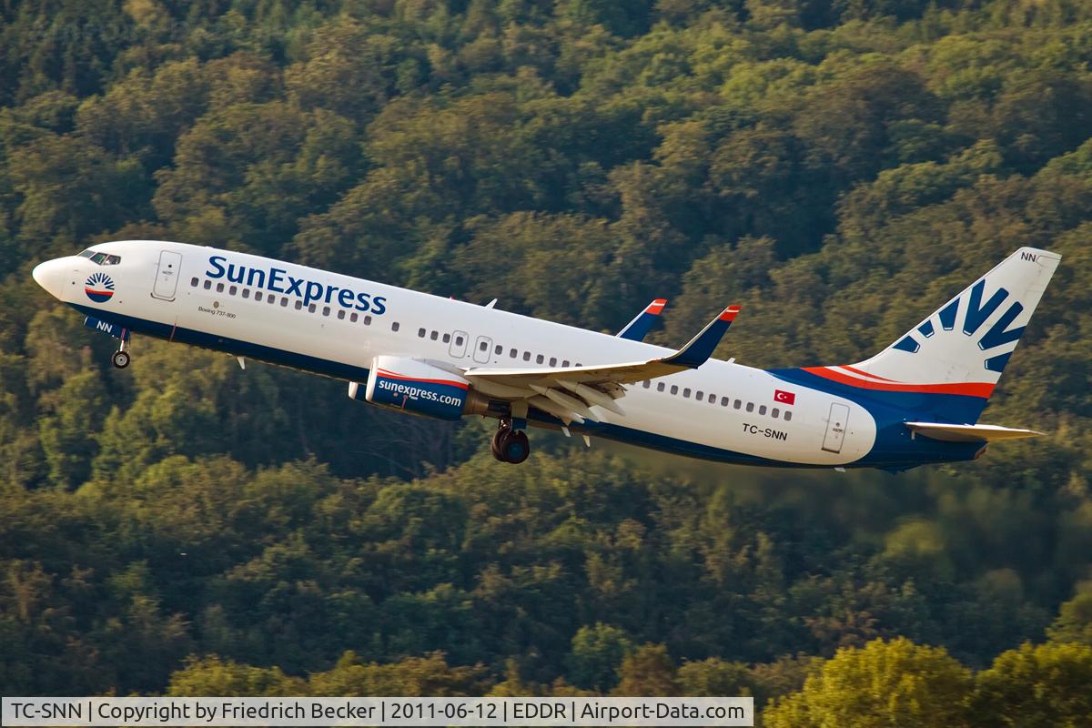 TC-SNN, 2010 Boeing 737-8HC C/N 40775, departure to Munich/Antalya via RW27