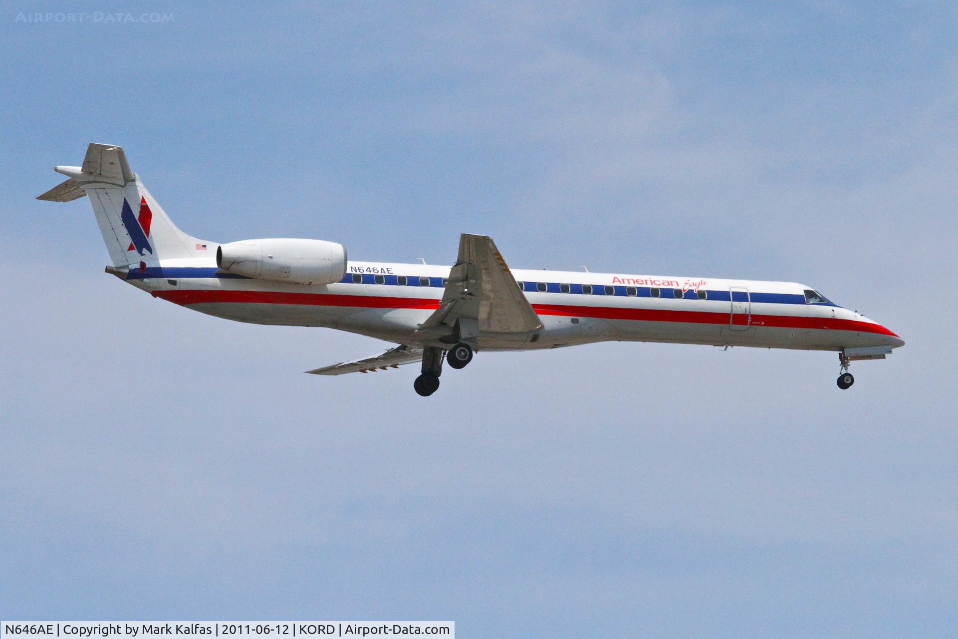 N646AE, 2000 Embraer ERJ-145LR (EMB-145LR) C/N 145213, American Eagle Embraer EMB-145LR, EGF4309 arriving from KSYR, RWY 10 approach KORD.