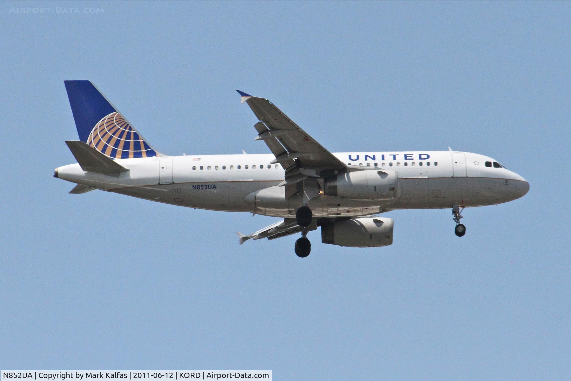 N852UA, 2002 Airbus A319-131 C/N 1671, United Airlines Airbus A319-131, UAL856 arriving from KDSM, RWY 10 approach KORD.