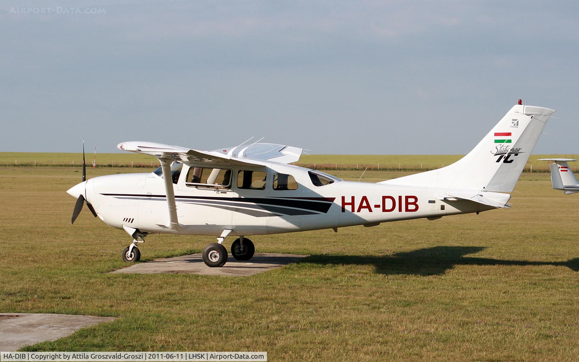 HA-DIB, 2000 Cessna T206H Turbo Stationair C/N T20608150, Siofok-Kiliti Airport, Hungary