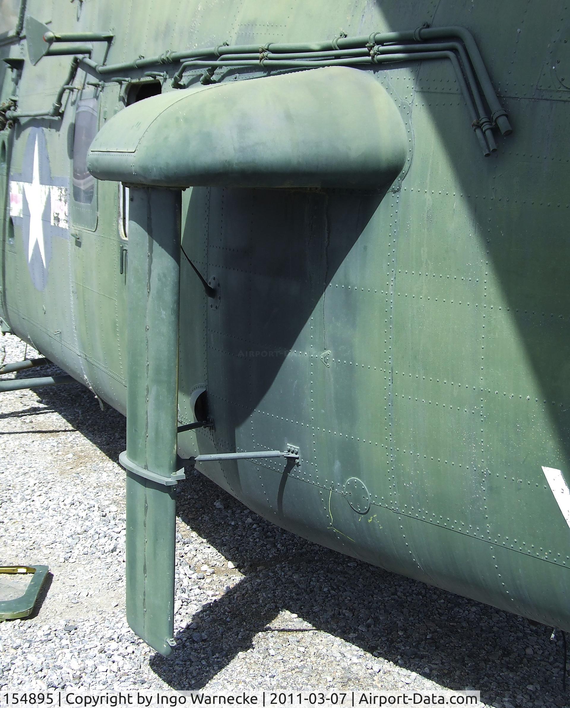 154895, Sikorsky UH-34D Seahorse C/N 58-1805, Sikorsky UH-34D Seahorse at the Palm Springs Air Museum, Palm Springs CA
