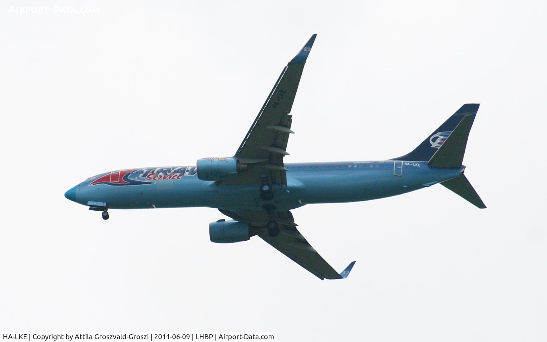 HA-LKE, 2001 Boeing 737-86Q C/N 30278, Getting off direction Budapest Liszt Ferenc onto an International Airport, in Üllö city airspace.