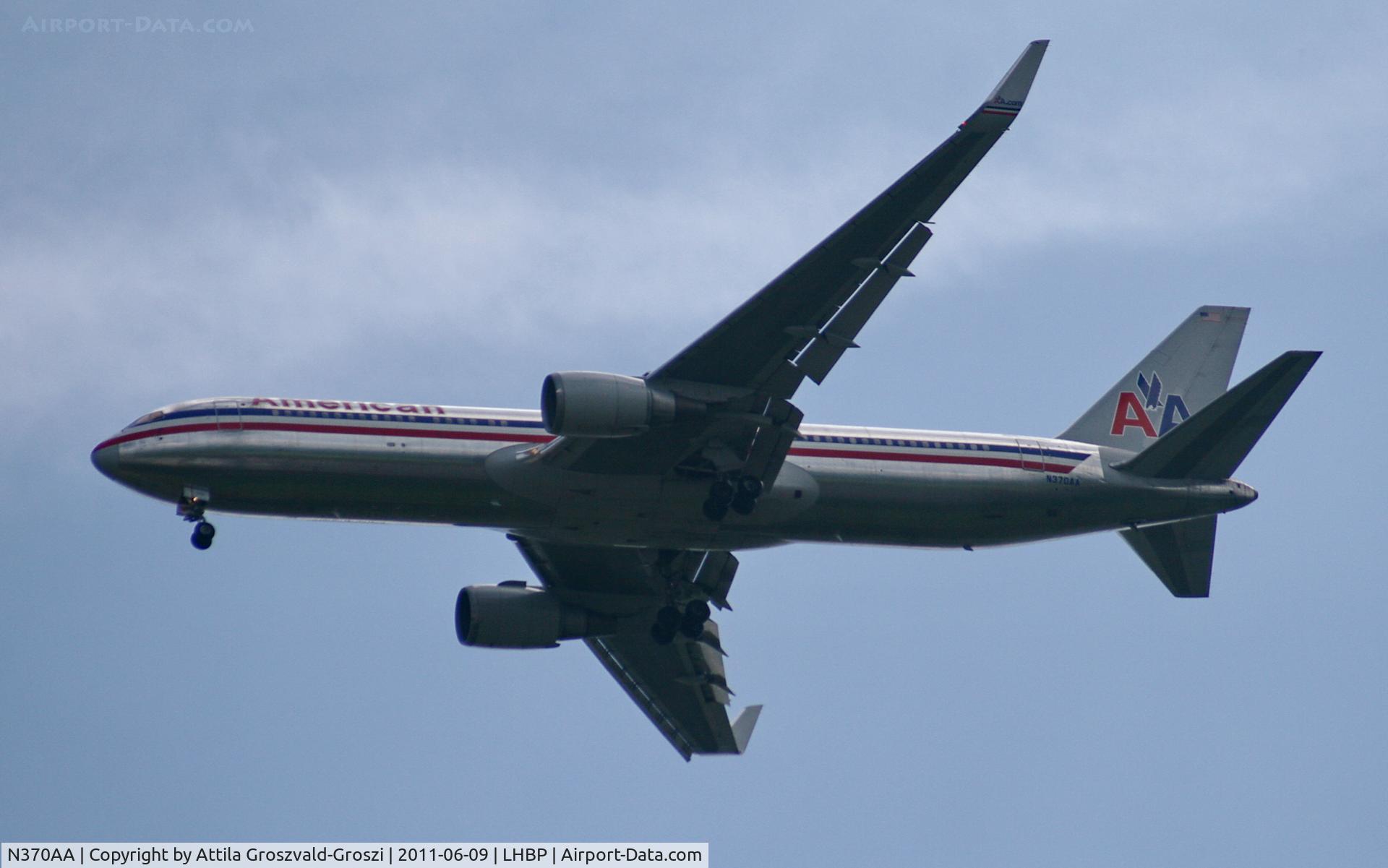 N370AA, 1992 Boeing 767-323 C/N 25197, Getting off direction Budapest Liszt Ferenc onto an International Airport, in Üllö city airspace.