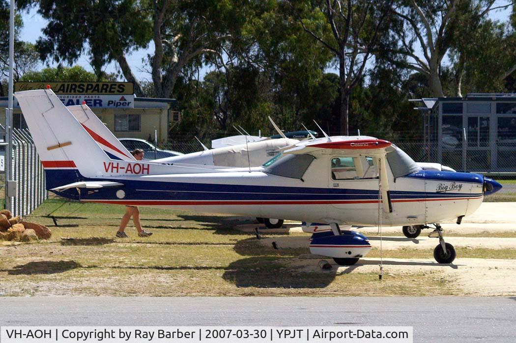 VH-AOH, 1982 Cessna 152 C/N 152-85532, Cessna 152 [152-85532] Perth-Jandakot~VH 30/03/2007