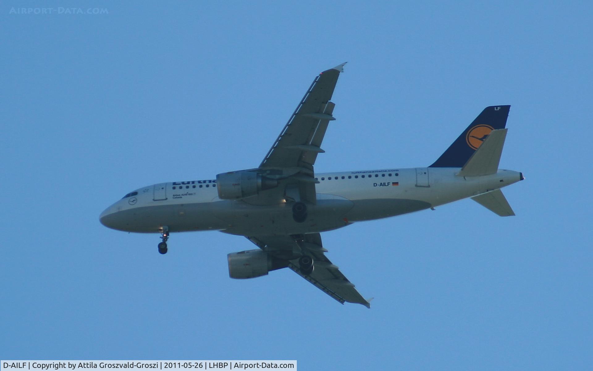 D-AILF, 1996 Airbus A319-114 C/N 636, Getting off direction Budapest Liszt Ferenc onto an International Airport, in Üllö city airspace.