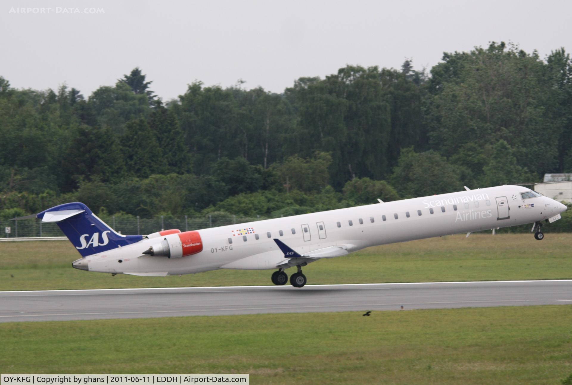 OY-KFG, 2009 Bombardier CRJ-900ER (CL-600-2D24) C/N 15237, take-off from Hamburg