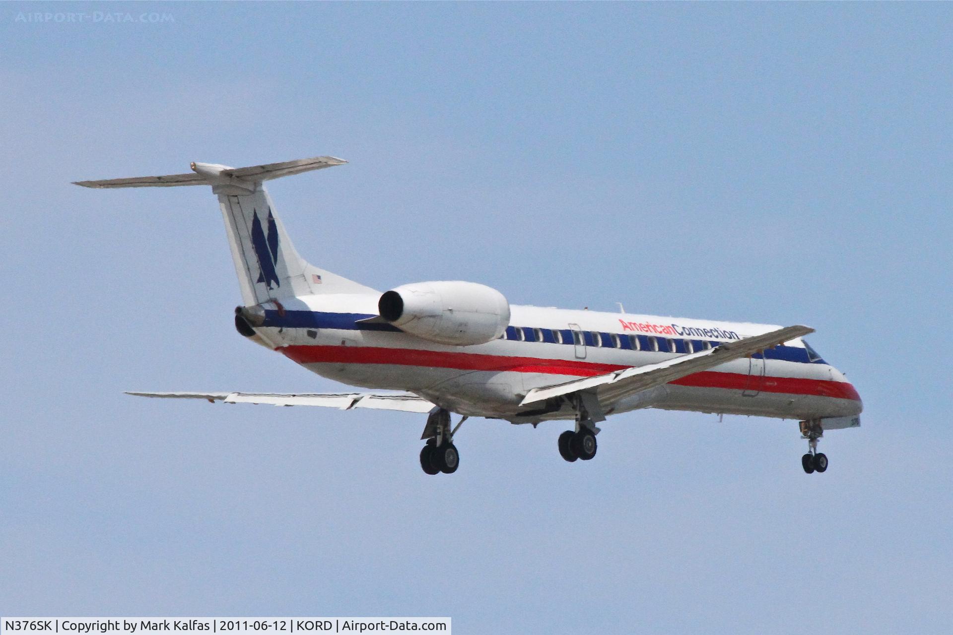 N376SK, 2002 Embraer ERJ-140LR (EMB-135KL) C/N 145578, Chautauqua Airlines/American Connection Embraer EMB-135KL, CHQ5088 arriving from KFNT, RWY 10 approach KORD.