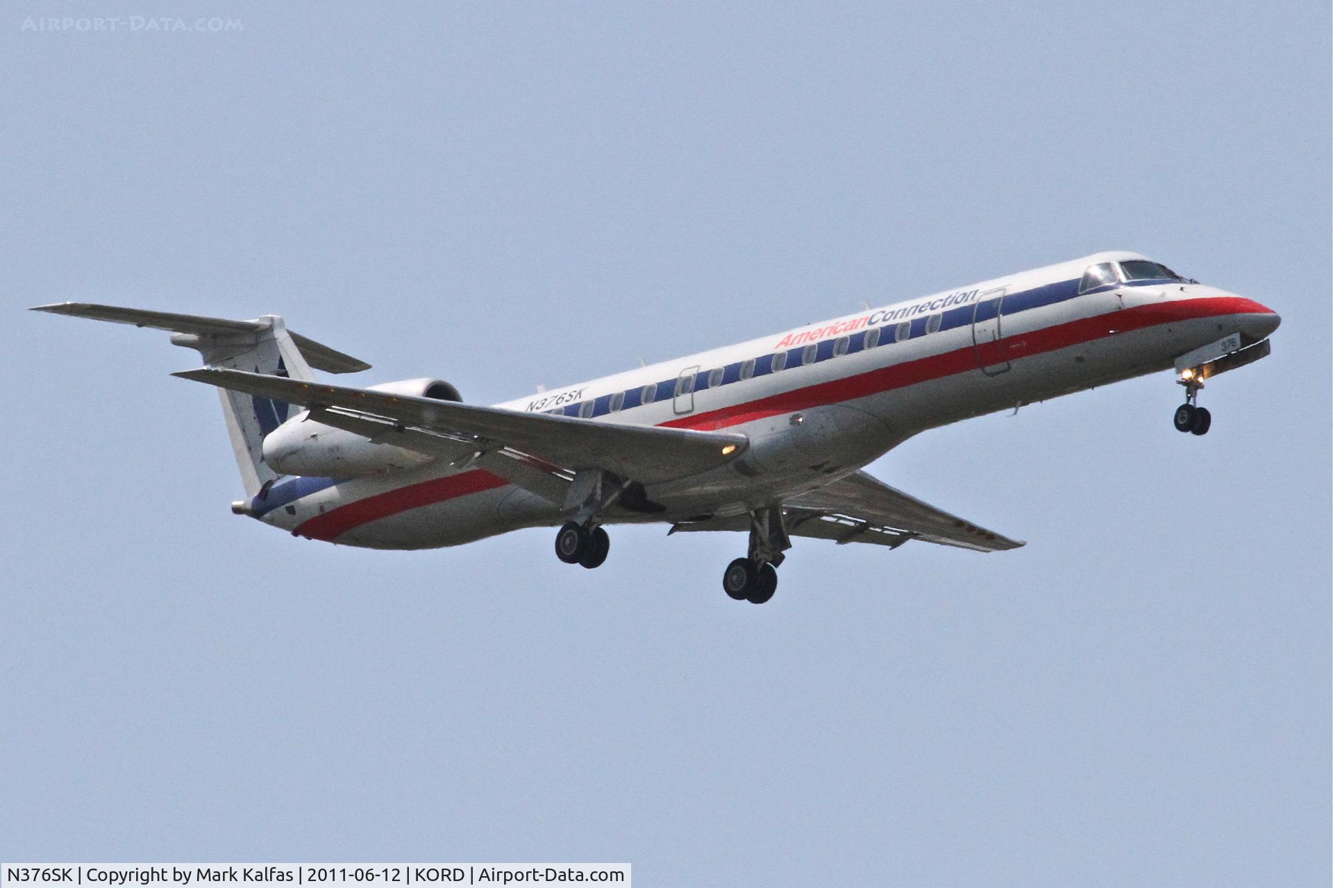 N376SK, 2002 Embraer ERJ-140LR (EMB-135KL) C/N 145578, Chautauqua Airlines/American Connection Embraer EMB-135KL, CHQ5088 arriving from KFNT, RWY 10 approach KORD.