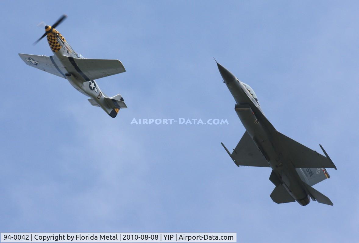 94-0042, Lockheed F-16CM Fighting Falcon C/N CC-194, Viper with a P-51, there were 2 P-51s the day before in the heritage flight but one of them went mx