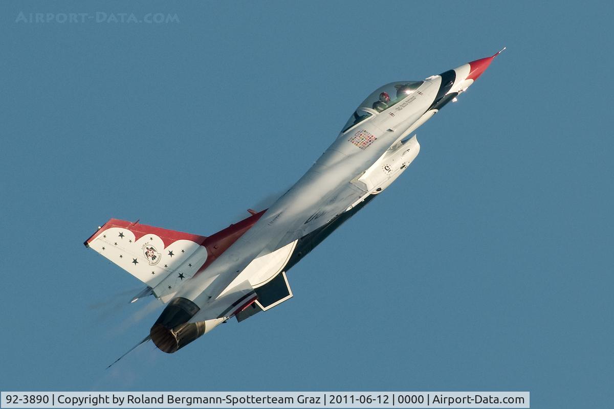 92-3890, General Dynamics F-16CJ Fighting Falcon C/N CC-132, General Dynamics F-16CJ Fighting Falcon, c/n: CC-132