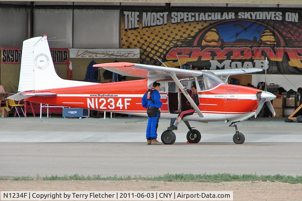 N1234F, 1956 Cessna 182 Skylane C/N 33444, 1956 Cessna 182, c/n: 33444 of Moab Skydive