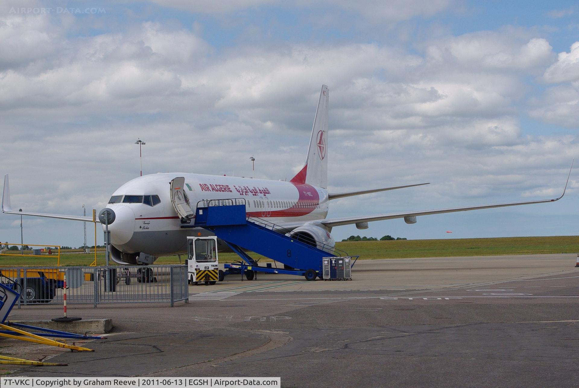 7T-VKC, 2005 Boeing 737-8D6 C/N 34166, On stand.