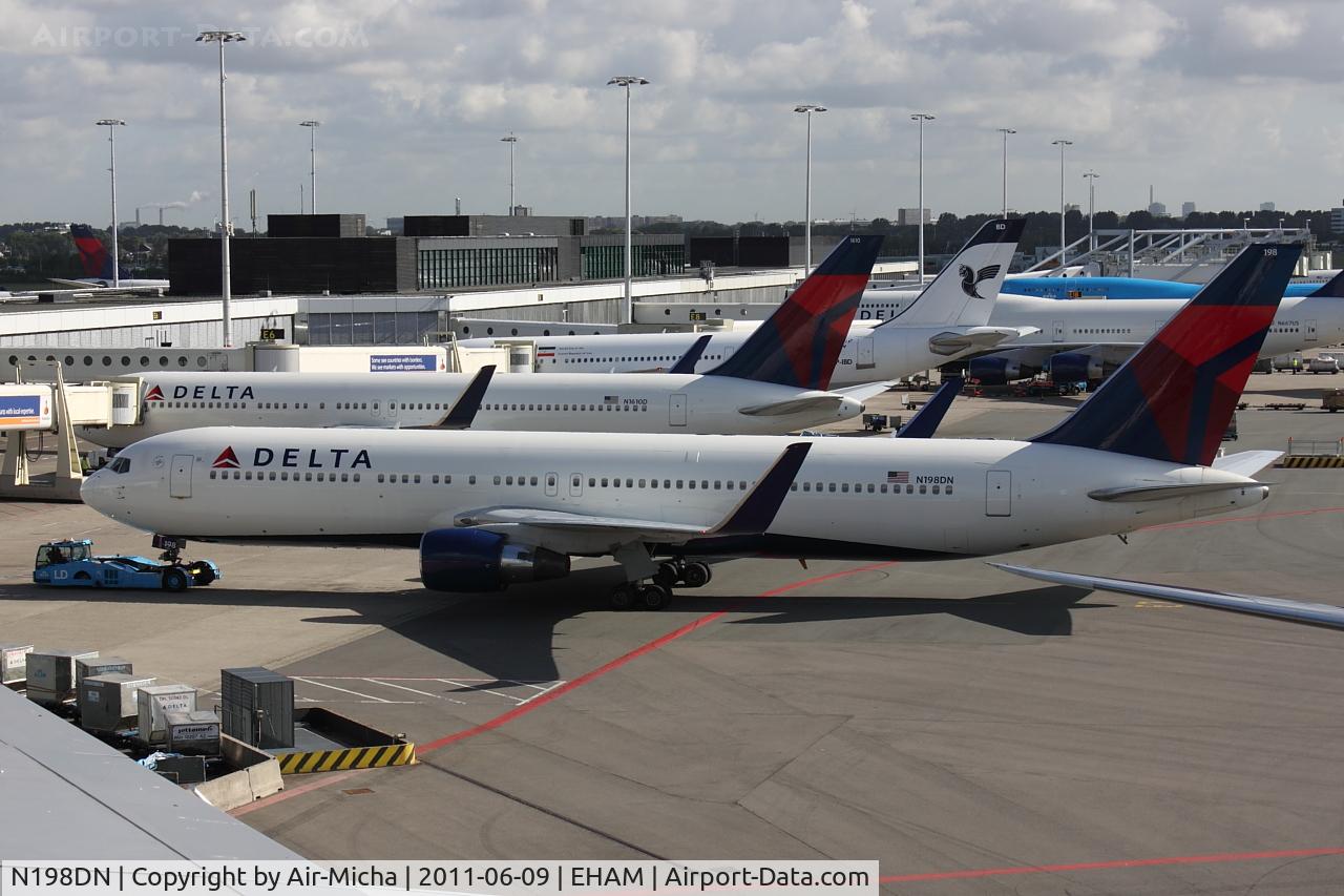 N198DN, 1998 Boeing 767-332 C/N 28455, Delta Air Lines