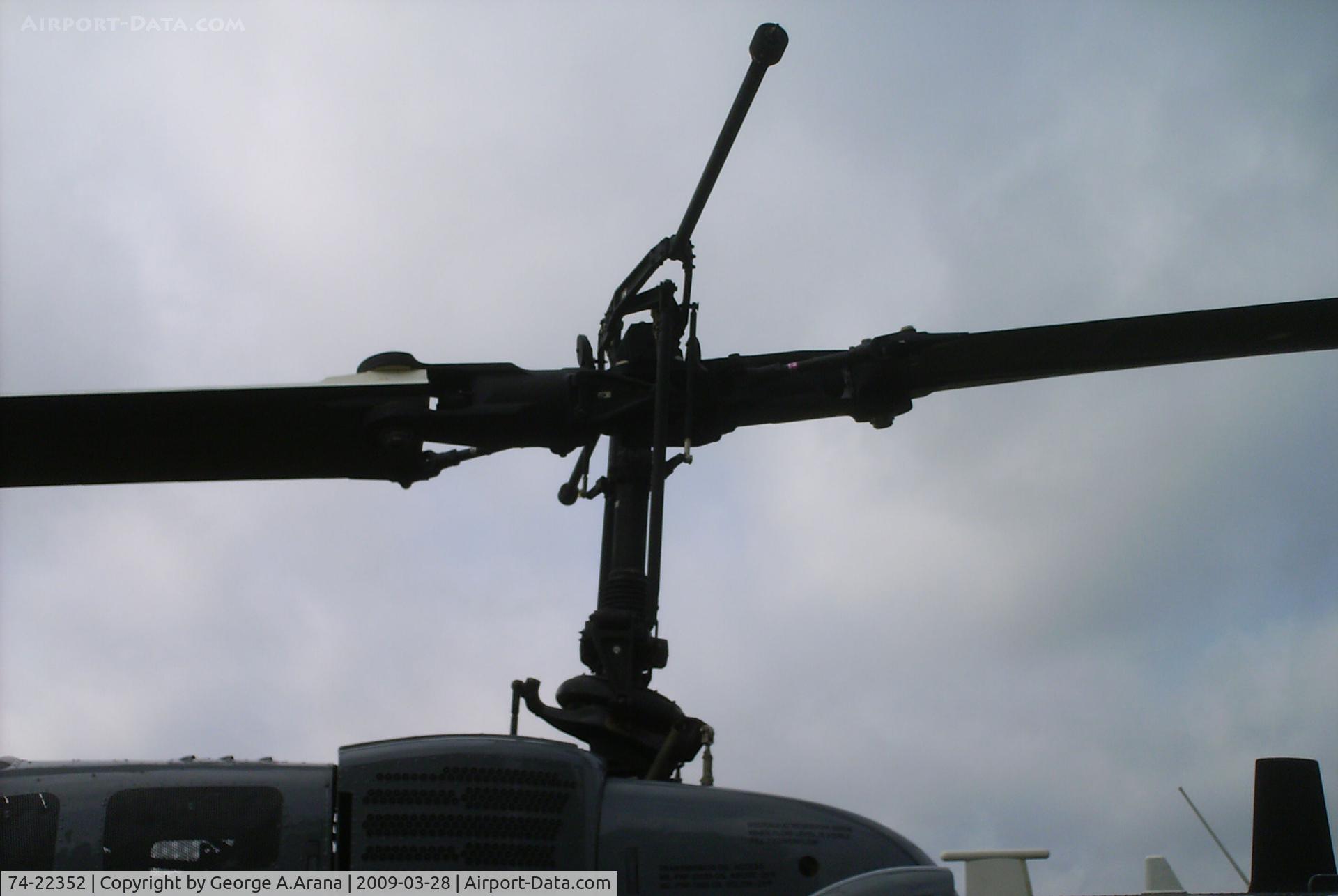 74-22352, 1974 Bell UH-1H Iroquois C/N 13676, Main rotor system as seen from starboard
