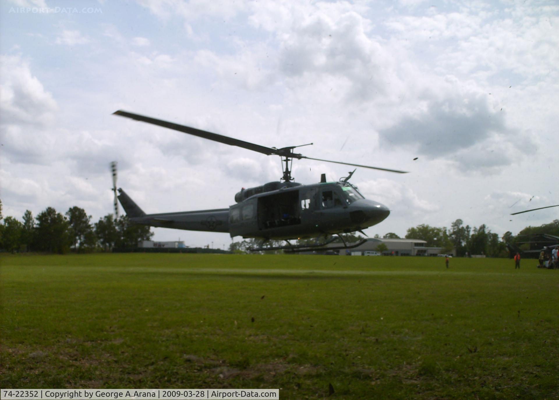 74-22352, 1974 Bell UH-1H Iroquois C/N 13676, Takeoff