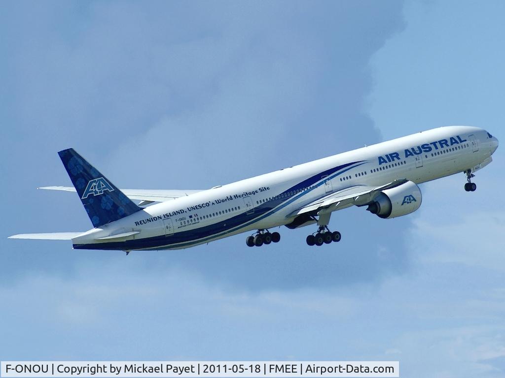 F-ONOU, 2009 Boeing 777-3Q8/ER C/N 35783, taking off runway 12