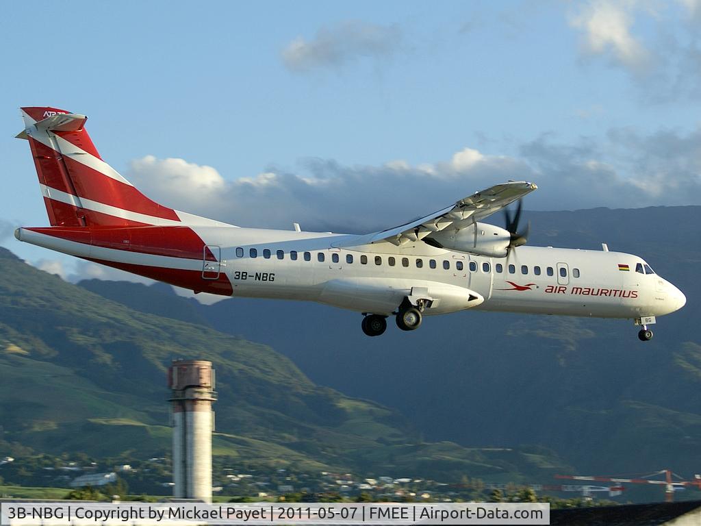 3B-NBG, 2002 ATR 72-212A C/N 690, Final runway 30