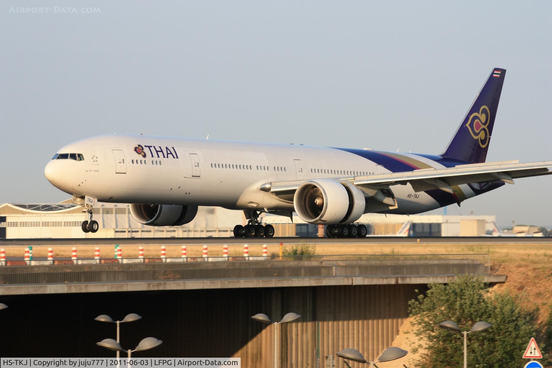 HS-TKJ, 2007 Boeing 777-35R/ER C/N 35161, on landing at CDG