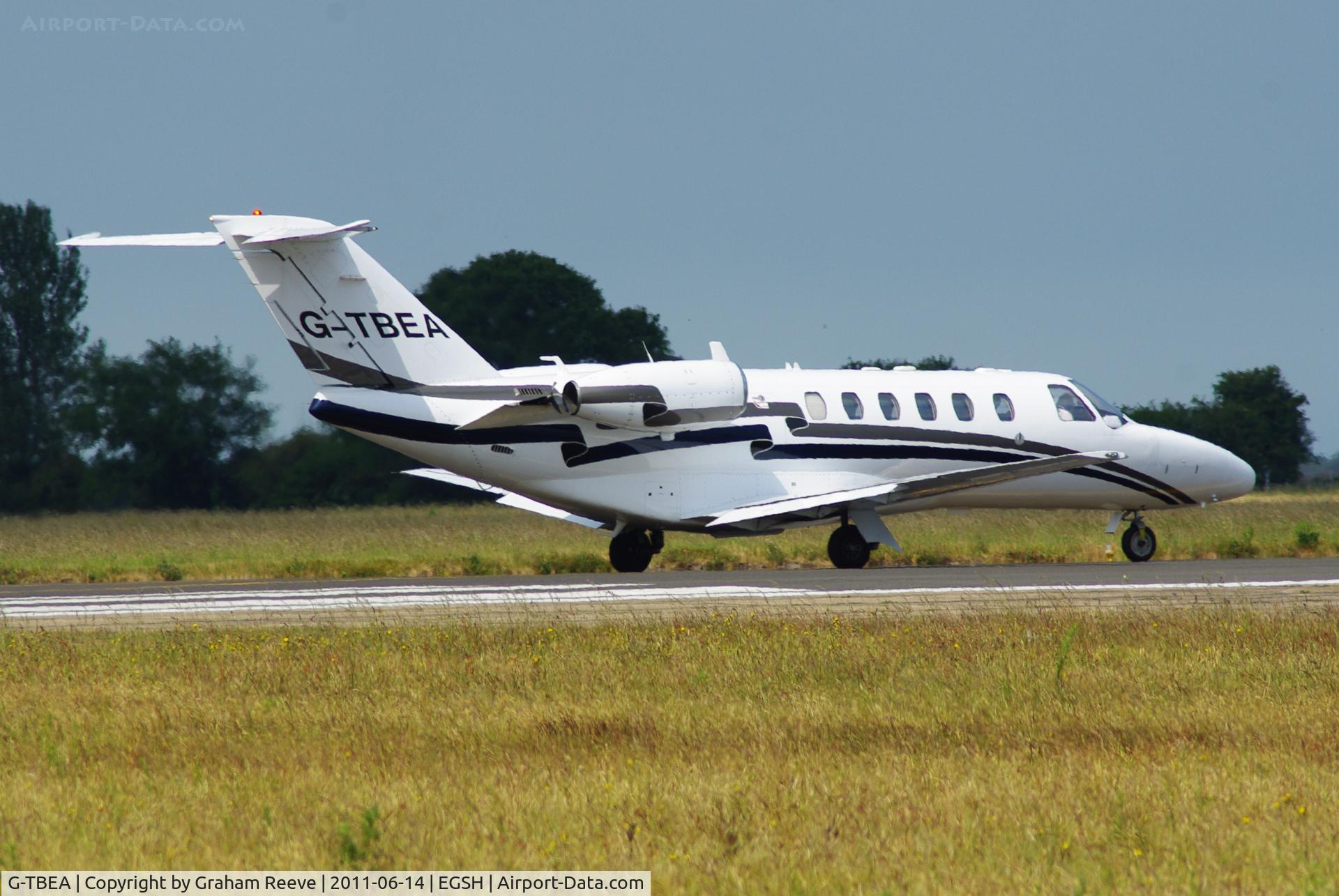 G-TBEA, 2003 Cessna 525A CitationJet CJ2 C/N 525A-0191, Lined up on the runway.