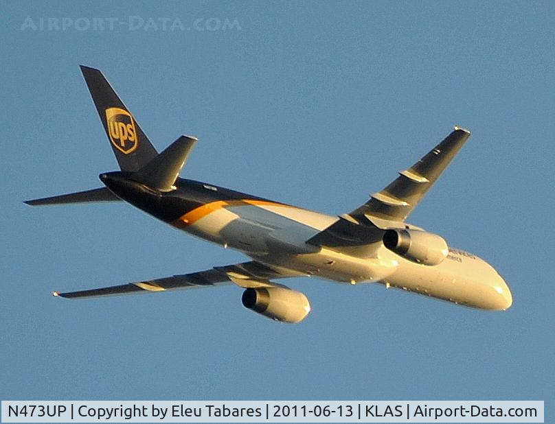 N473UP, 1998 Boeing 757-24APF C/N 28846, Taken over McCarran International Airport.