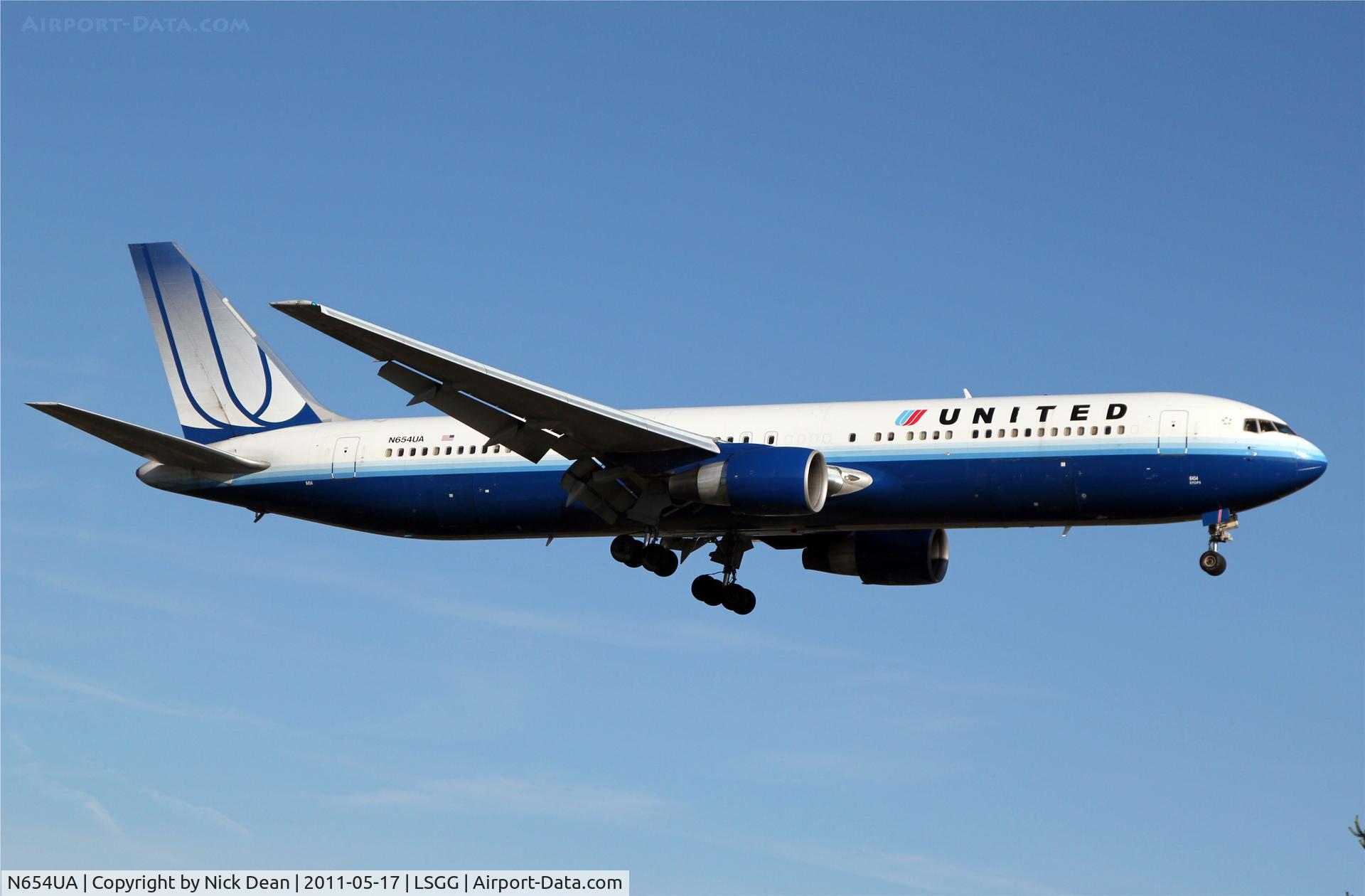 N654UA, 1992 Boeing 767-322ER C/N 25392, LSGG/GVA
