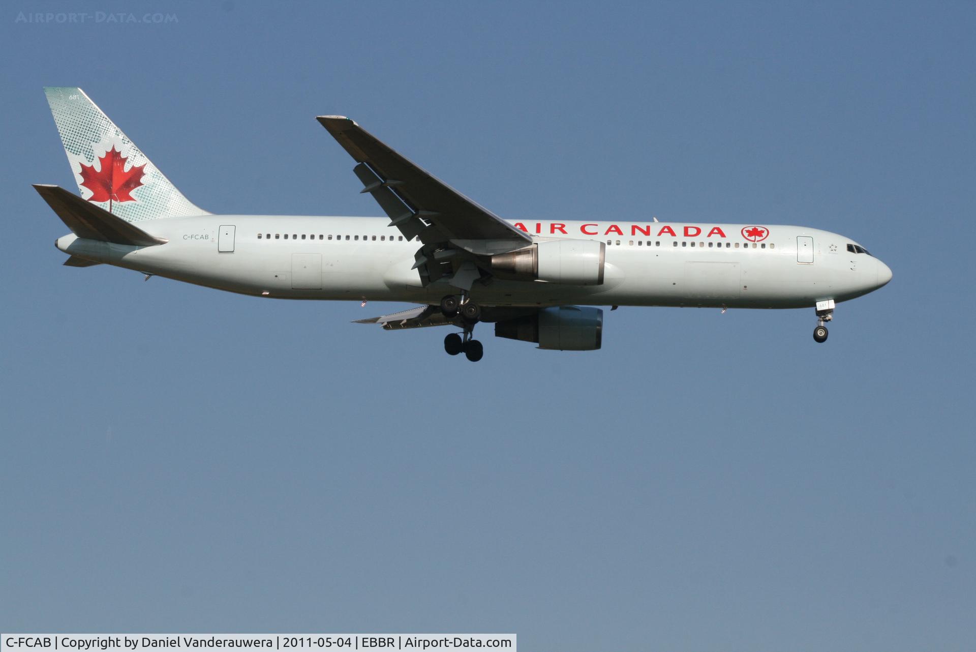C-FCAB, 1988 Boeing 767-375/ER C/N 24082, Flight AC832 is descending to RWY 02