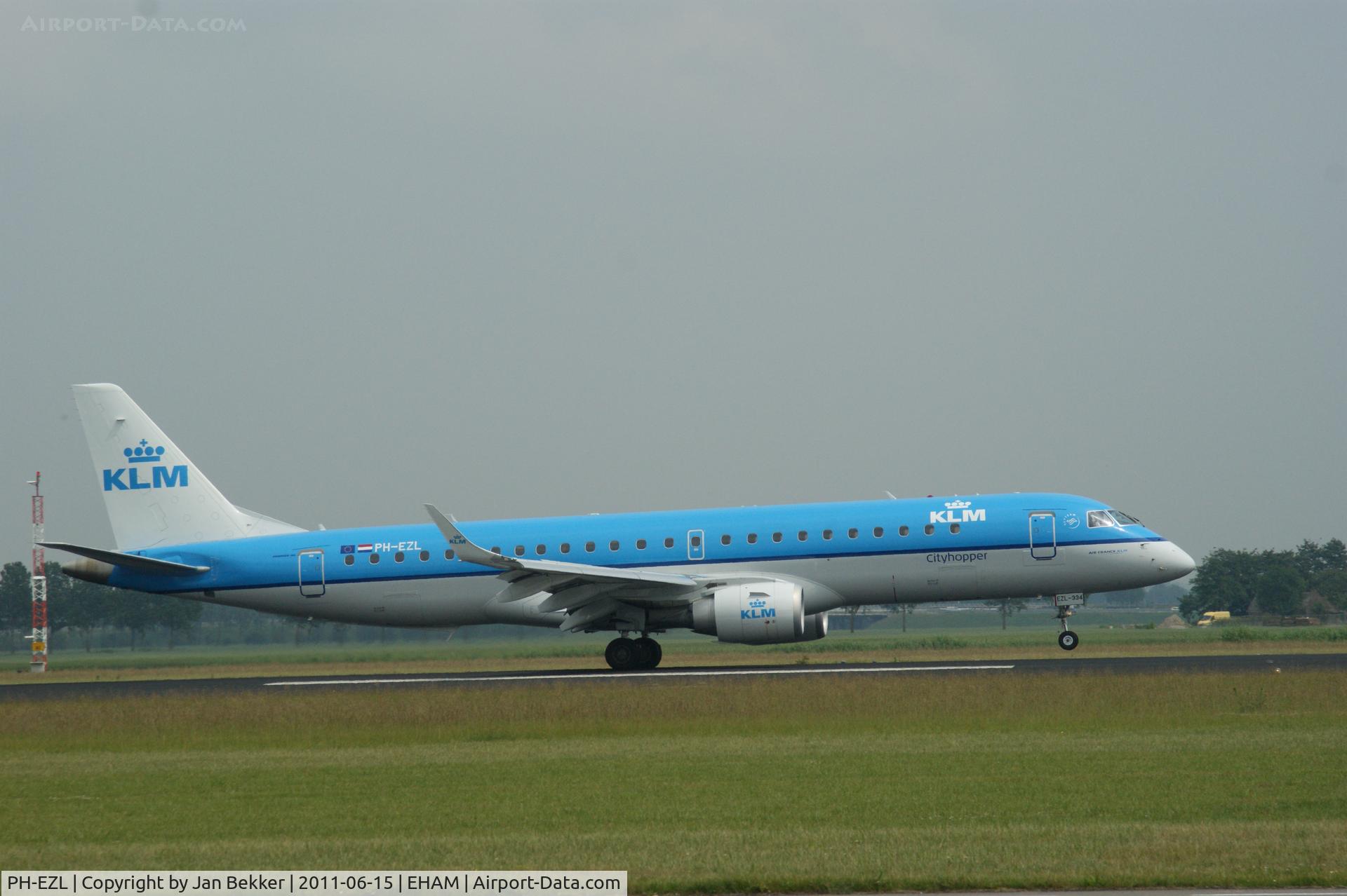 PH-EZL, 2010 Embraer 190LR (ERJ-190-100LR) C/N 19000334, Touchdown on the Polderbaan at Schiphol