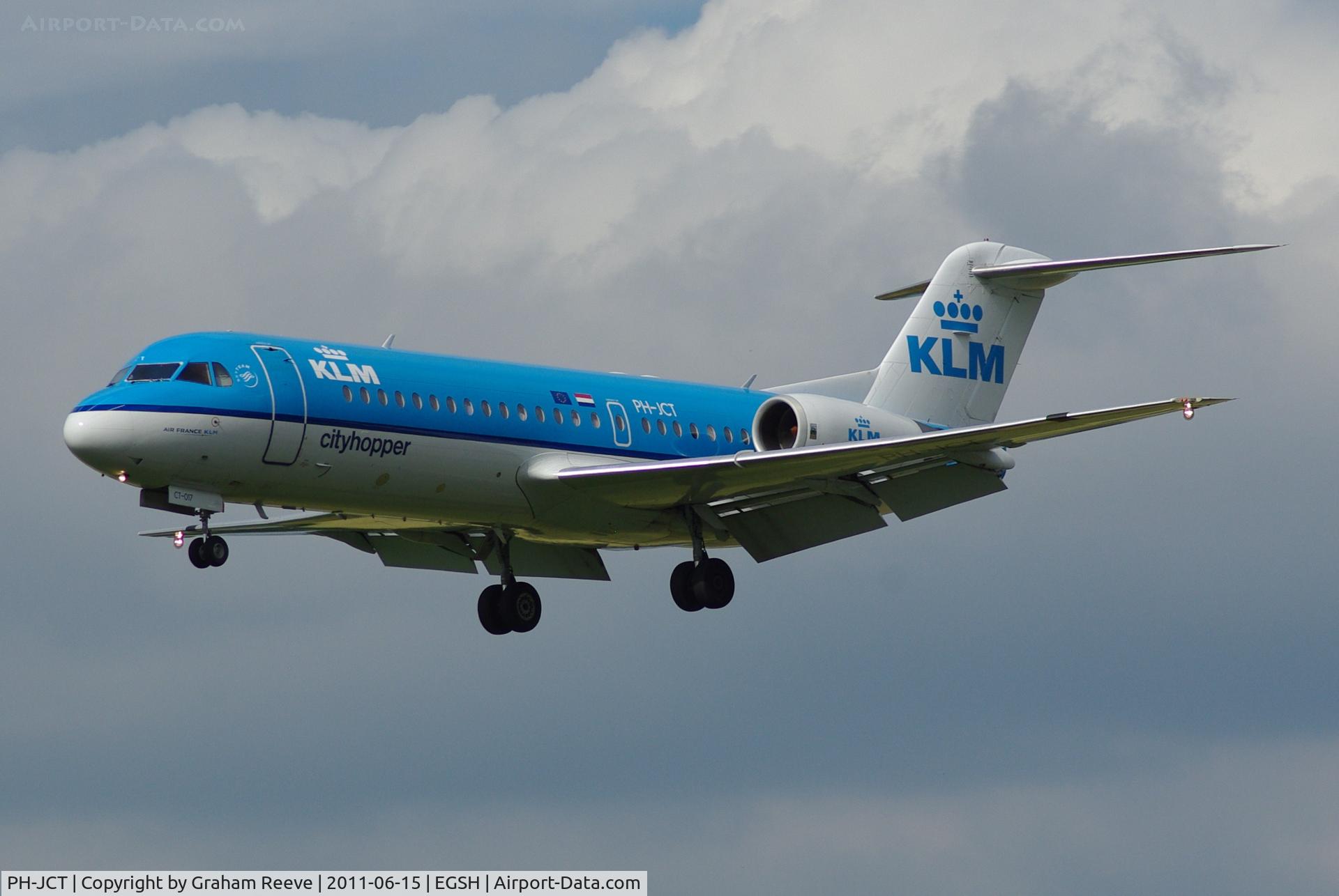 PH-JCT, 1995 Fokker 70 (F-28-0070) C/N 11537, Landing at Norwich.