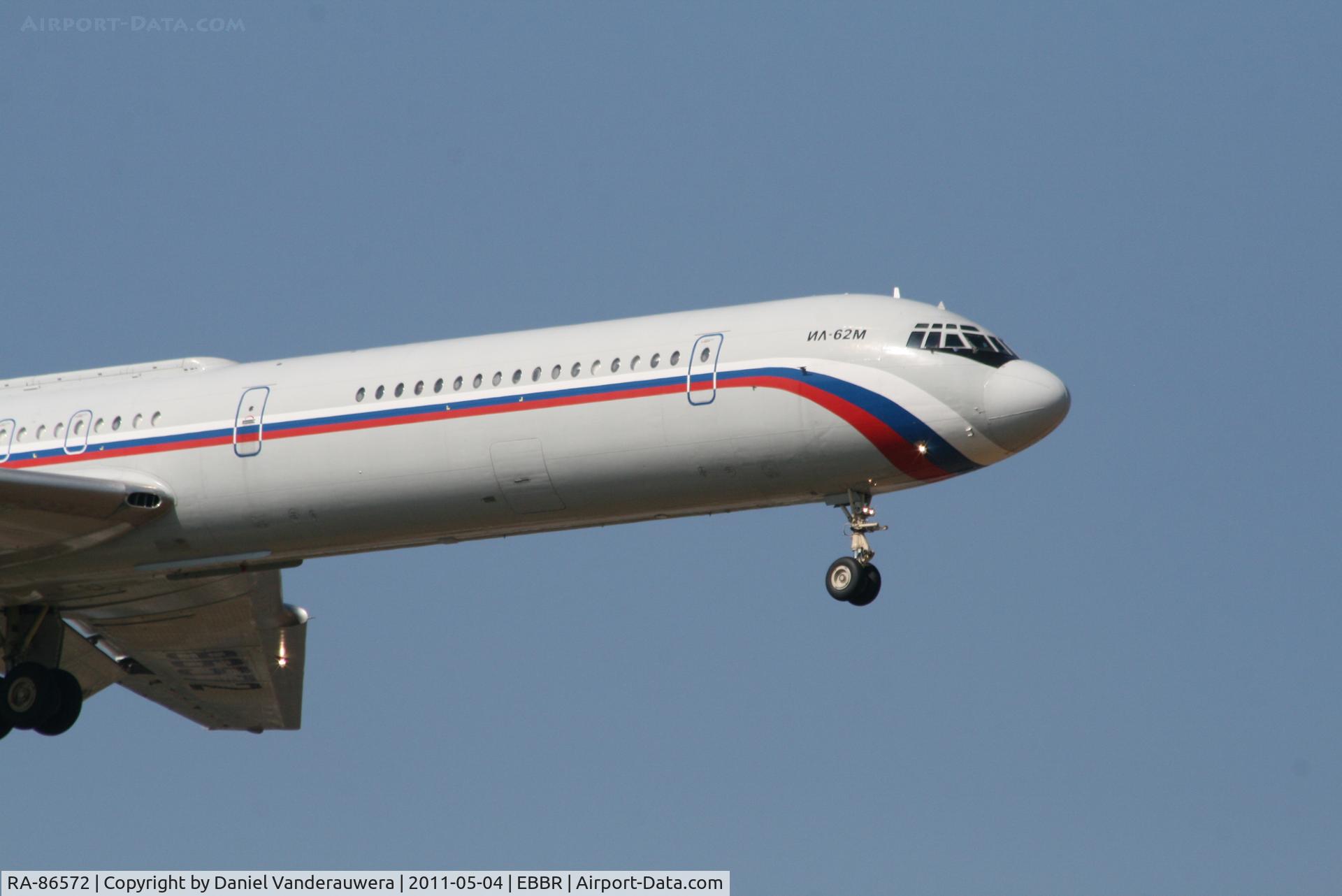 RA-86572, 1993 Ilyushin Il-62M C/N 3154624, Arrival to RWY 02