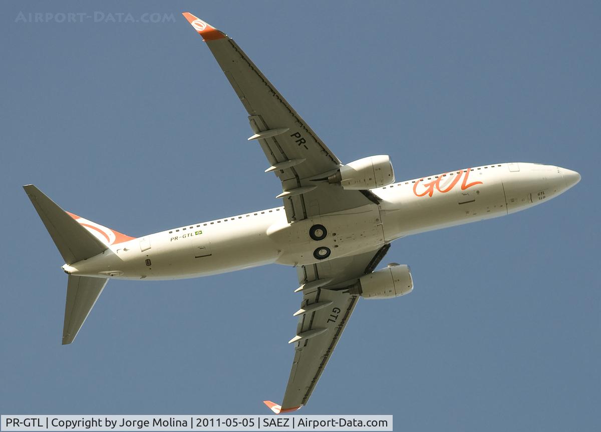 PR-GTL, 2007 Boeing 737-8EH C/N 34962/2215, Taking off RWY 17.