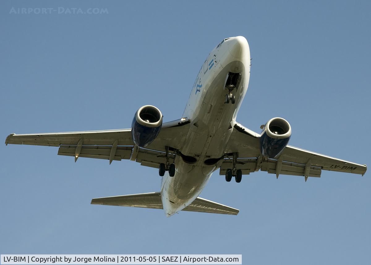 LV-BIM, 1991 Boeing 737-53A C/N 25425, On short final to RWY 35.