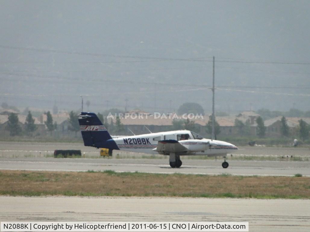 N2088K, 1978 Piper PA-44-180 Seminole C/N 44-7995175, Touching down on runway 26R