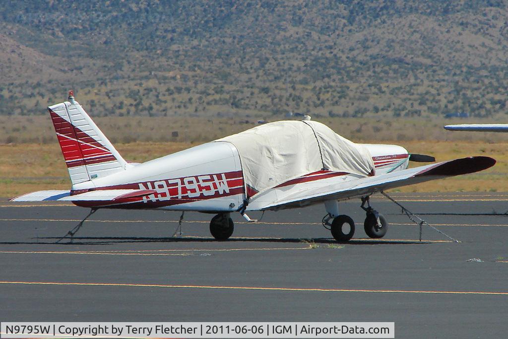 N9795W, 1967 Piper PA-28-140 C/N 28-23289, 1967 Piper PA-28-140, c/n: 28-23289 at Kingman