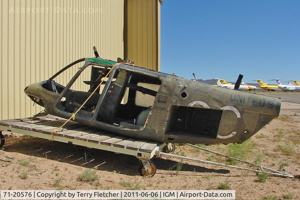 71-20576, 1971 Bell OH-58A Kiowa C/N 41437, Just the Cabin shell of accident victim 1971 Bell OH-58a, c/n: 41437 remains outside the Sheriff's Hangar at Kingman