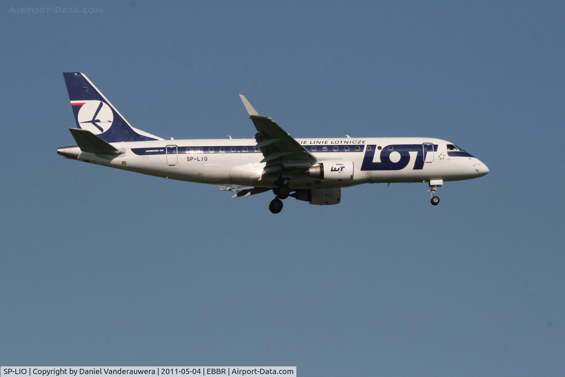 SP-LIO, 2010 Embraer 175LR (ERJ-170-200LR) C/N 17000321, Flight LO235 is descending to RWY 02