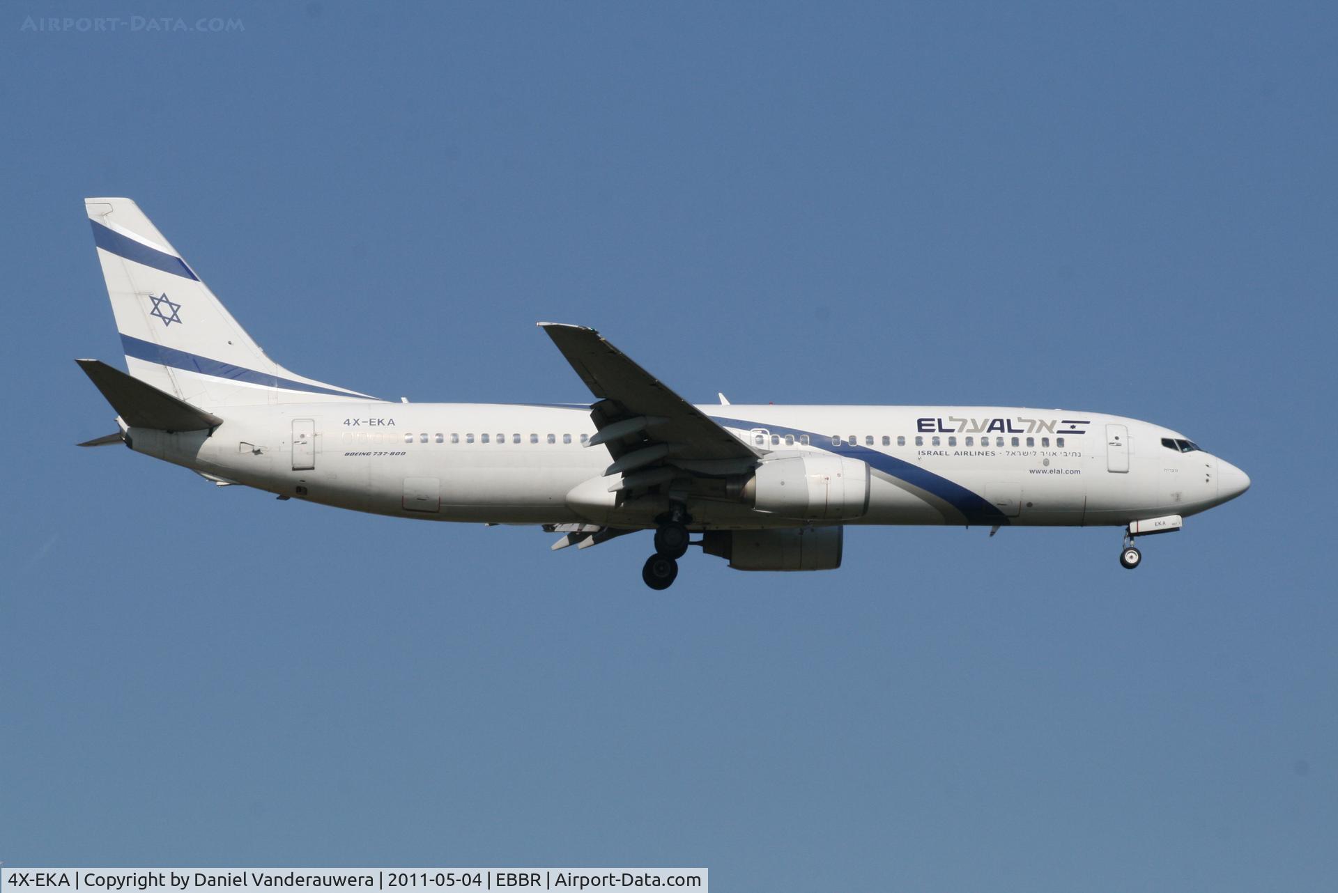 4X-EKA, 1999 Boeing 737-858 C/N 29957, Flight LY331 is descending to RWY 02