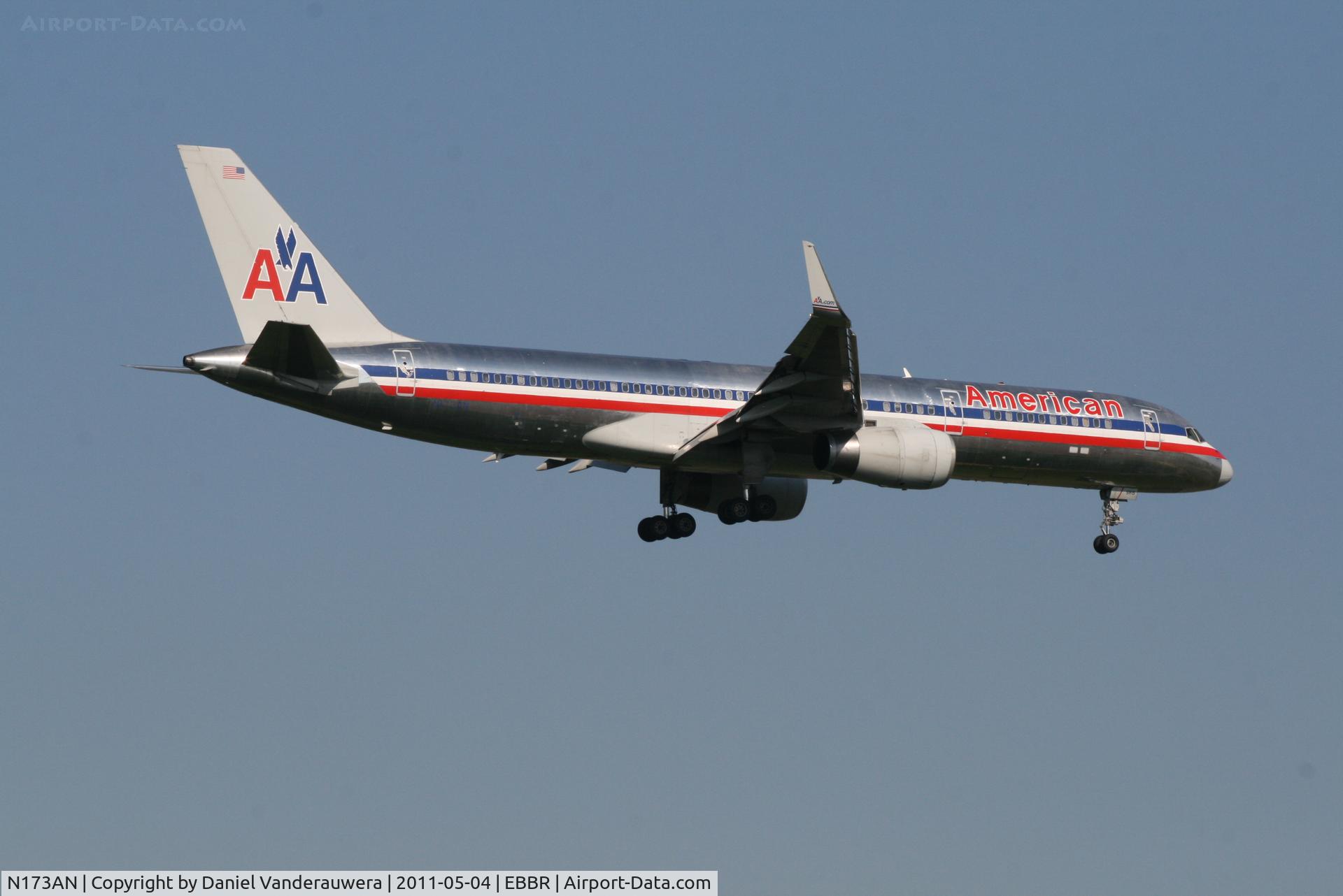 N173AN, 2002 Boeing 757-223 C/N 32399, Flight AA172 is descending to RWY 02