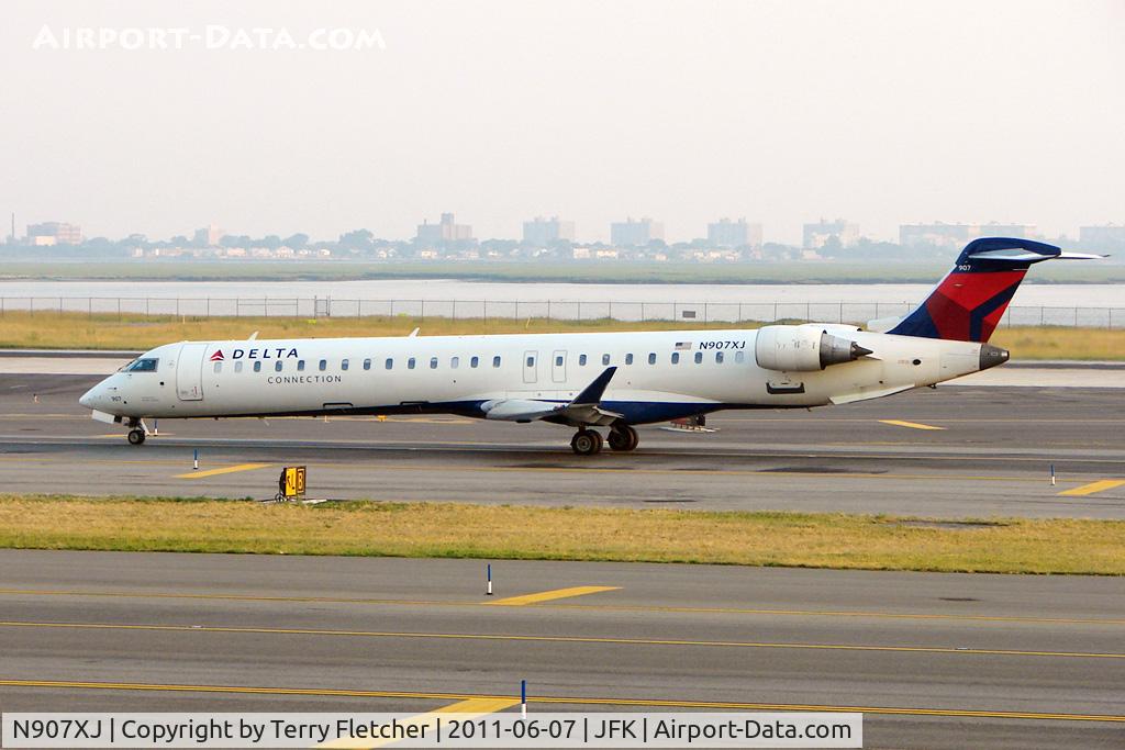 N907XJ, 2007 Bombardier CRJ-900ER (CL-600-2D24) C/N 15139, 2007 Bombardier CL600-2D24, c/n: 15139 taxying in at New York JFK